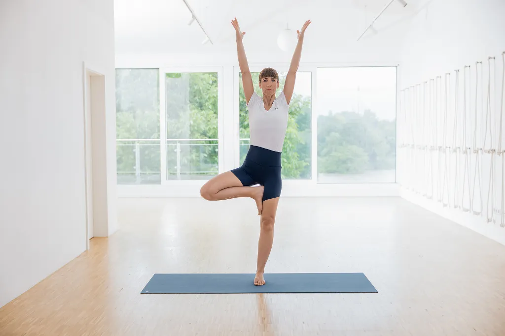 Vrksasana Urdhva Hastasana